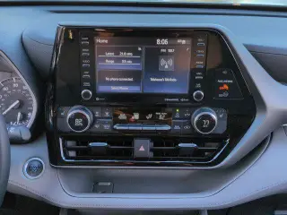 Toyota Highlander 2021 XLE SUV 4 puertas