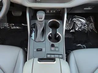 Toyota Highlander 2021 XLE SUV 4 puertas