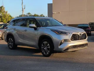 Toyota Highlander 2021 XLE SUV 4 puertas