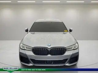 Serie 5 BMW 2021 AWD M550i xDrive Sedán 4p