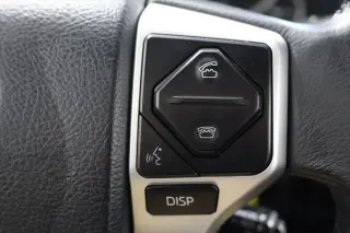 Toyota Tundra 2017 4x4 Limited 4dr CrewMax Cab Pickup SB (5.7L V8)