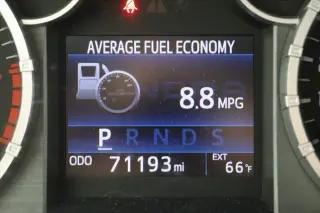 Toyota Tundra 2017 4x4 Limited 4dr CrewMax Cab Pickup SB (5.7L V8)