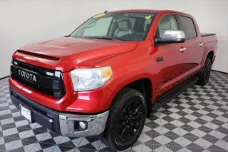 Toyota Tundra 2017 4x4 Limited 4dr CrewMax Cab Pickup SB (5.7L V8)