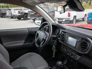 Toyota Tacoma 2018 4x4 SR V6 4dr Double Cab 5.0 ft SB
