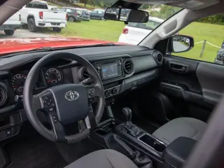 Toyota Tacoma 2018 4x4 SR V6 4dr Double Cab 5.0 ft SB