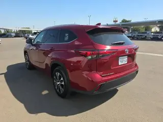 Toyota Highlander 2023 AWD LE 4dr SUV