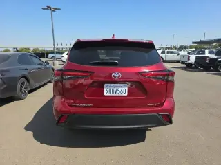 Toyota Highlander 2023 AWD LE 4dr SUV