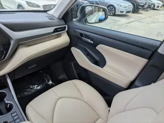 Toyota Highlander 2023 XLE 4p SUV