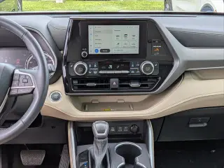 Toyota Highlander 2023 XLE 4p SUV