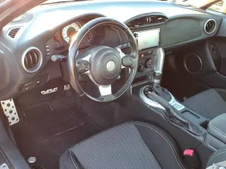 Toyota 86 2017 2dr Coupe 6A