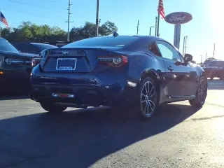Toyota 86 2017 2dr Coupe 6A