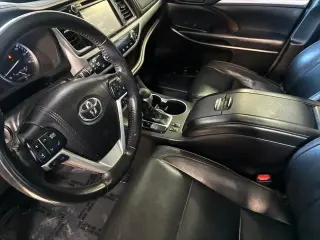 Toyota Highlander 2018 AWD XLE 4dr SUV