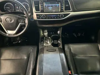 Toyota Highlander 2018 AWD XLE 4dr SUV