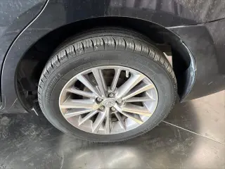 Toyota Corolla 2015 LE Plus 4p Sedan