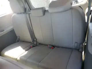 Toyota Sienna 2015 XLE 7-Pasajero Asiento de Acceso Automático 4p Mini-Van
