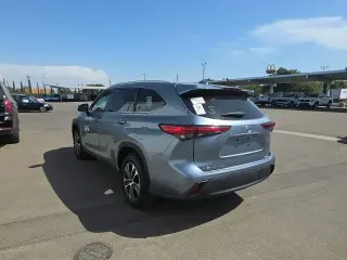 Toyota Highlander 2023 LE 4dr SUV