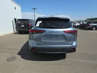 Toyota Highlander 2023 LE 4dr SUV