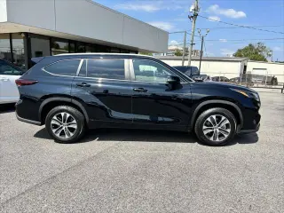 Toyota Highlander 2024 XLE SUV 4 puertas