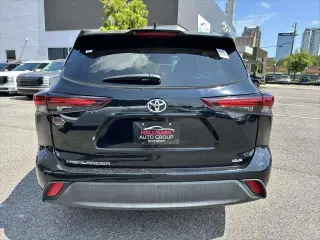 Toyota Highlander 2024 XLE SUV 4 puertas