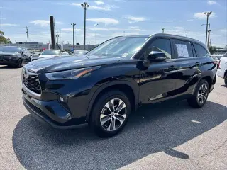 Toyota Highlander 2024 XLE SUV 4 puertas
