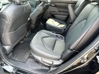 Toyota Highlander 2024 XLE SUV 4 puertas