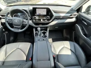 Toyota Highlander 2024 XLE SUV 4 puertas