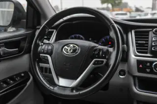 Toyota Highlander 2019 XLE 4dr SUV