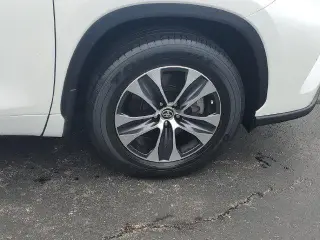Toyota Highlander 2024 AWD XLE 4p SUV