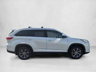 Toyota Highlander 2019 AWD XLE 4dr SUV