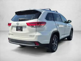 Toyota Highlander 2019 AWD XLE 4dr SUV