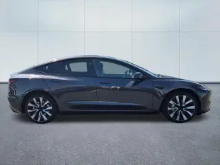 Tesla Model 3 2024 Long Range 4p Sedan