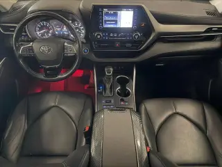 Toyota Highlander 2021 AWD XLE 4dr SUV