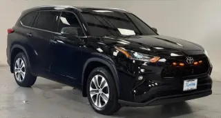 Toyota Highlander 2021 AWD XLE 4dr SUV