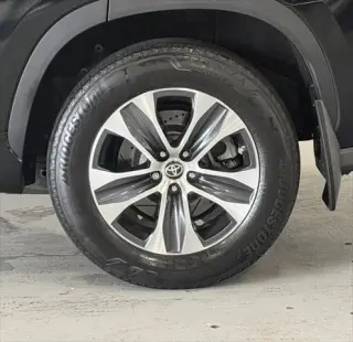 Toyota Highlander 2021 AWD XLE 4dr SUV