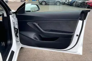 Modelo Tesla 3 2021 Rango Estándar Plus 4p Sedan