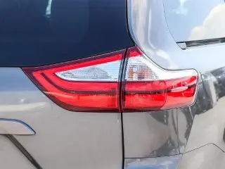 Toyota Sienna 2017 XLE 7-Pasajeros Asiento de Acceso Automático 4p Mini-Van