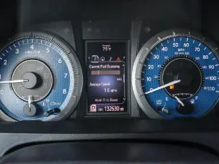 Toyota Sienna 2017 XLE 7-Pasajeros Asiento de Acceso Automático 4p Mini-Van