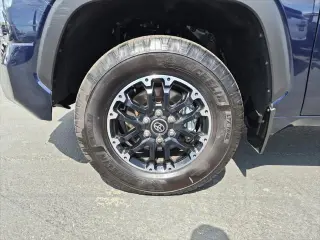 Toyota Tundra 2025 4x4 SR5 4dr CrewMax Cab Pickup SB