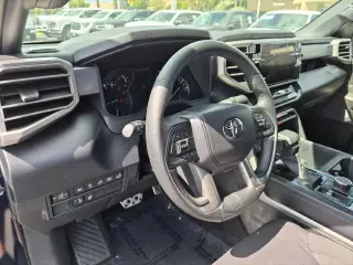 Toyota Tundra 2025 4x4 SR5 4dr CrewMax Cab Pickup SB