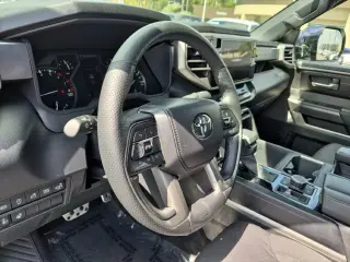 Toyota Tundra 2025 4x4 SR5 4dr CrewMax Cab Pickup SB