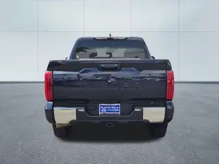 Toyota Tundra 2025 4x4 SR5 4dr CrewMax Cab Pickup SB