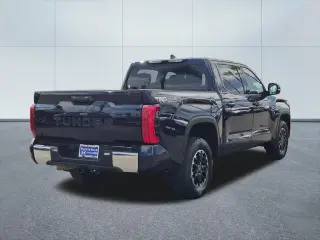 Toyota Tundra 2025 4x4 SR5 4dr CrewMax Cab Pickup SB