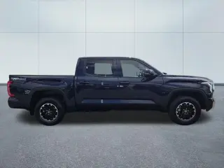 Toyota Tundra 2025 4x4 SR5 4dr CrewMax Cab Pickup SB