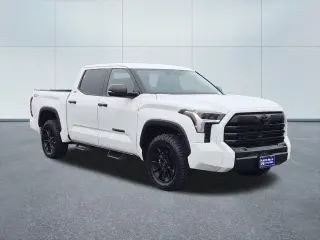 Toyota Tundra 2023 4x4 SR5 4dr CrewMax Cab Pickup SB