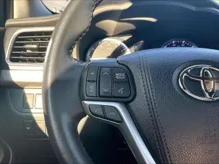 Toyota Highlander 2019 SE 4dr SUV