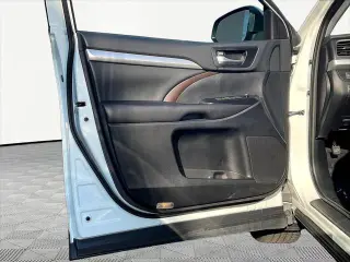 Toyota Highlander 2019 SE 4dr SUV