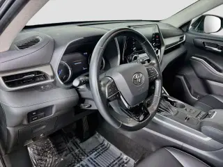 Toyota Highlander Hybrid 2021 AWD XLE SUV de 4 puertas