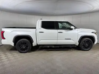 Toyota Tundra 2023 4x4 Limited 4p CrewMax Cab Pickup SB