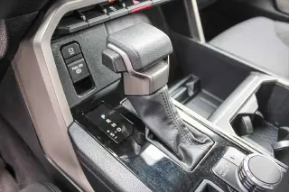 Toyota Tundra 2025 4x4 SR5 4dr CrewMax Cab Pickup SB