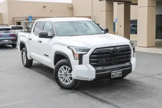 Toyota Tundra 2025 4x4 SR5 4dr CrewMax Cab Pickup SB